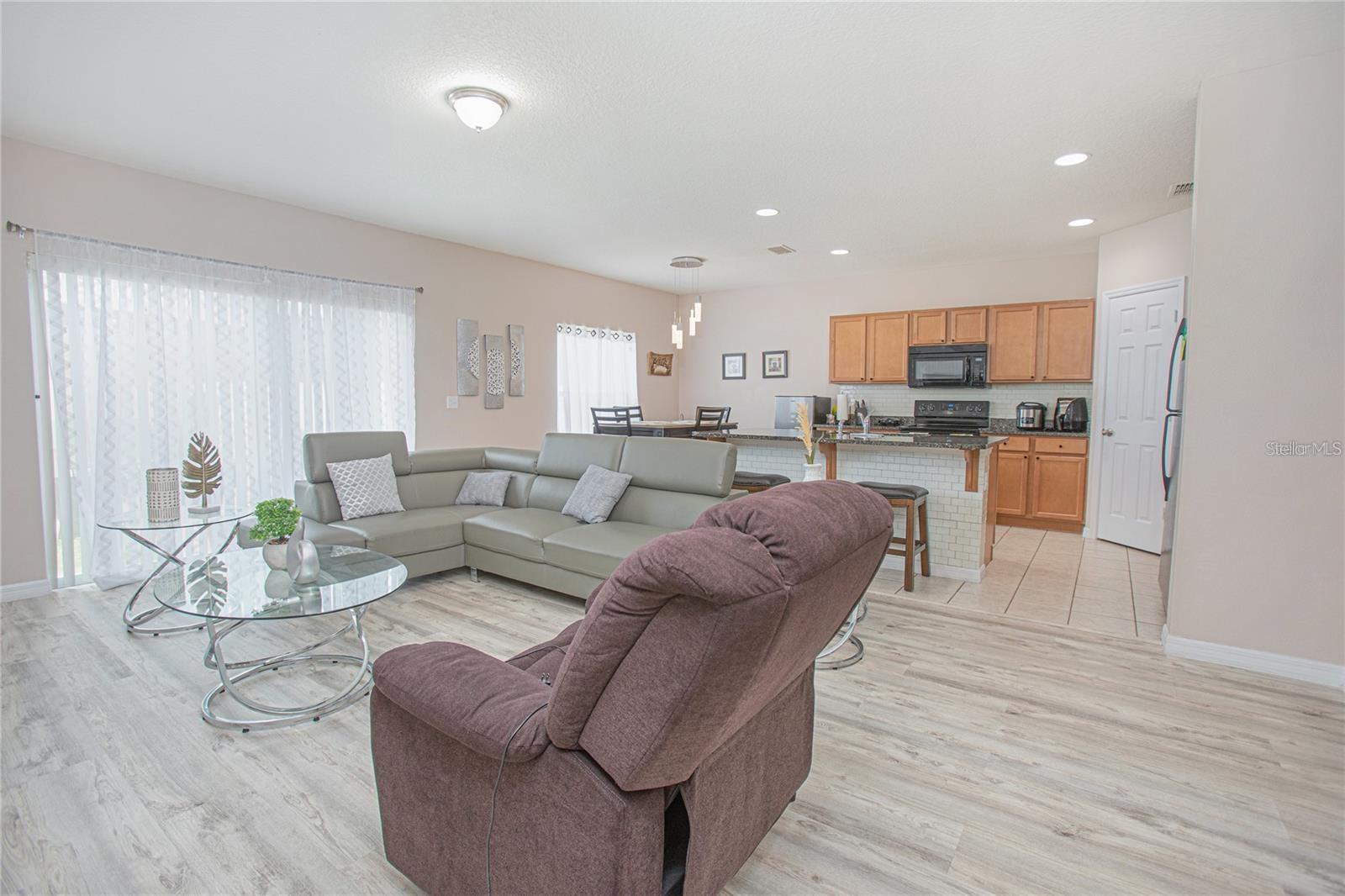 Image 4 of 17 For 3034 Morton Way