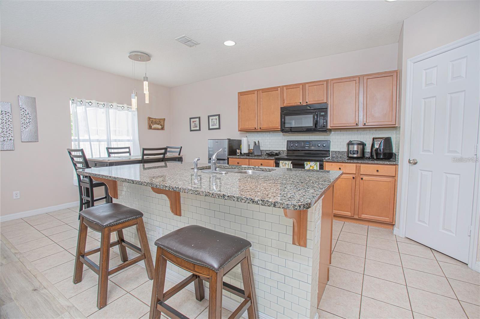 Image 5 of 17 For 3034 Morton Way