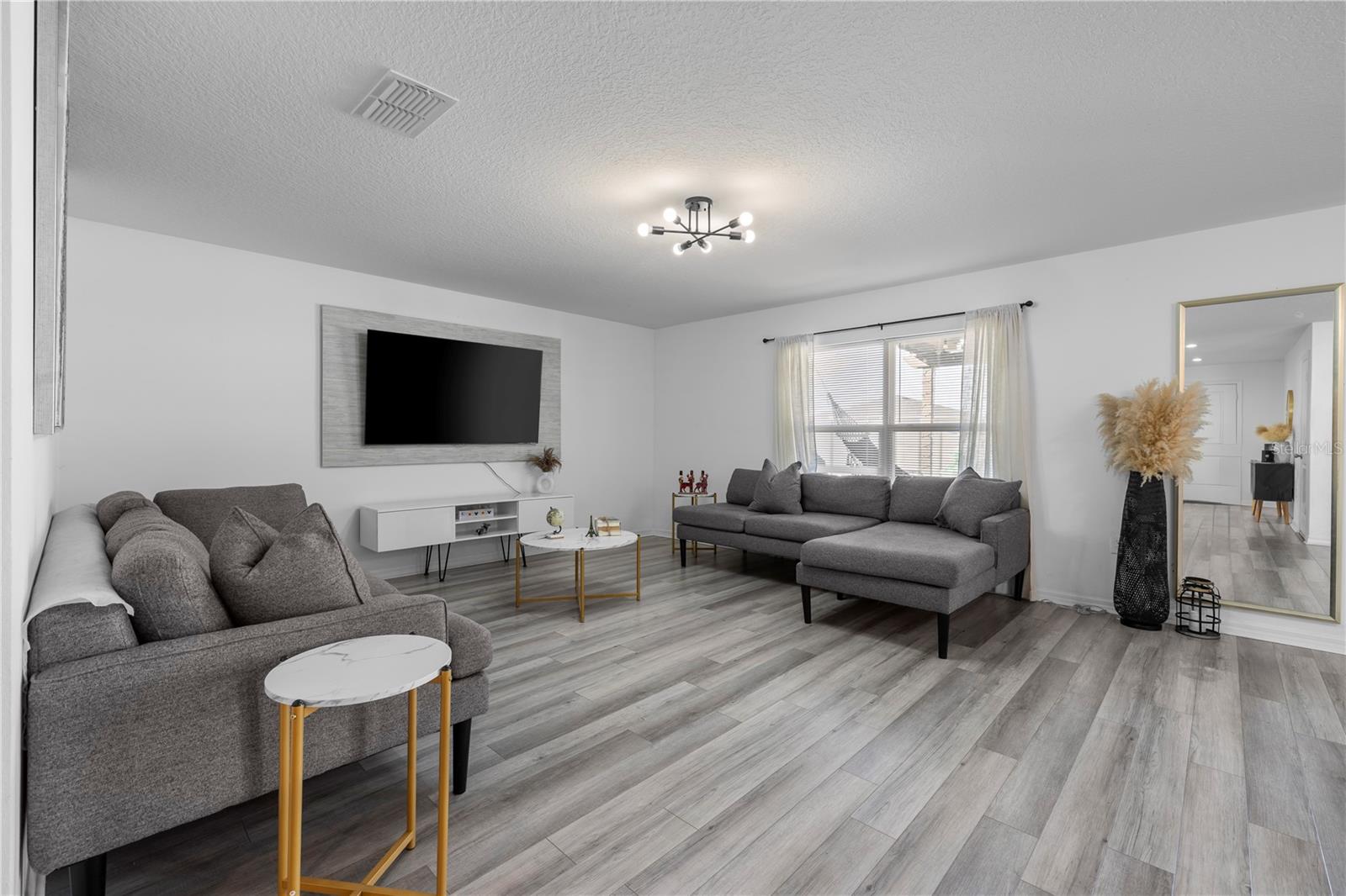 Image 13 of 55 For 920 Gotthard Pass Drive