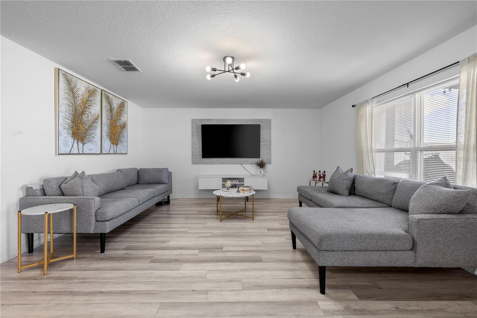 Image 14 of 55 For 920 Gotthard Pass Drive