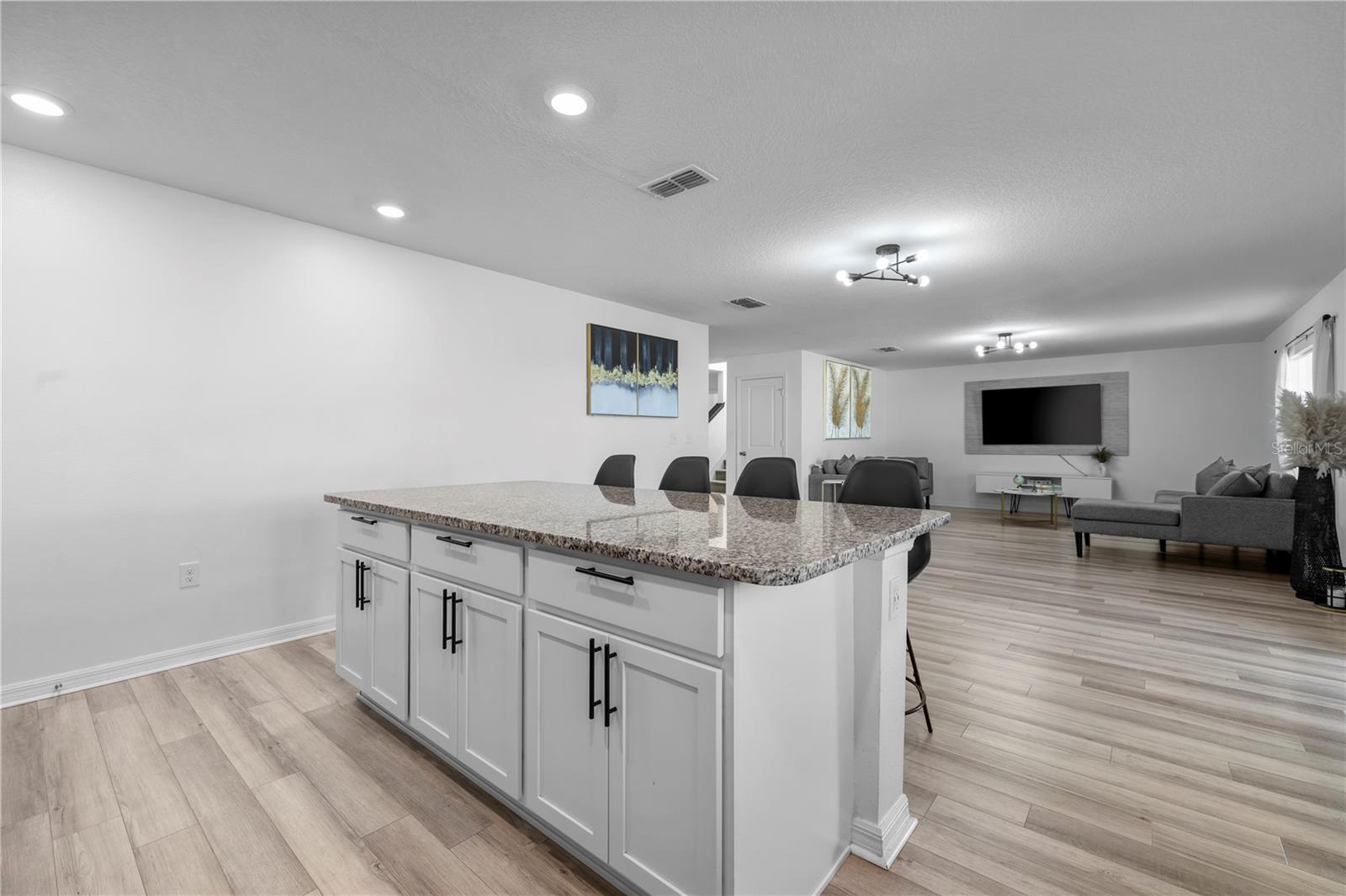 Image 18 of 55 For 920 Gotthard Pass Drive