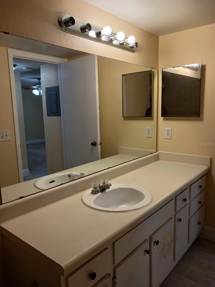 Image 6 of 16 For 4518 Commander Drive 1923