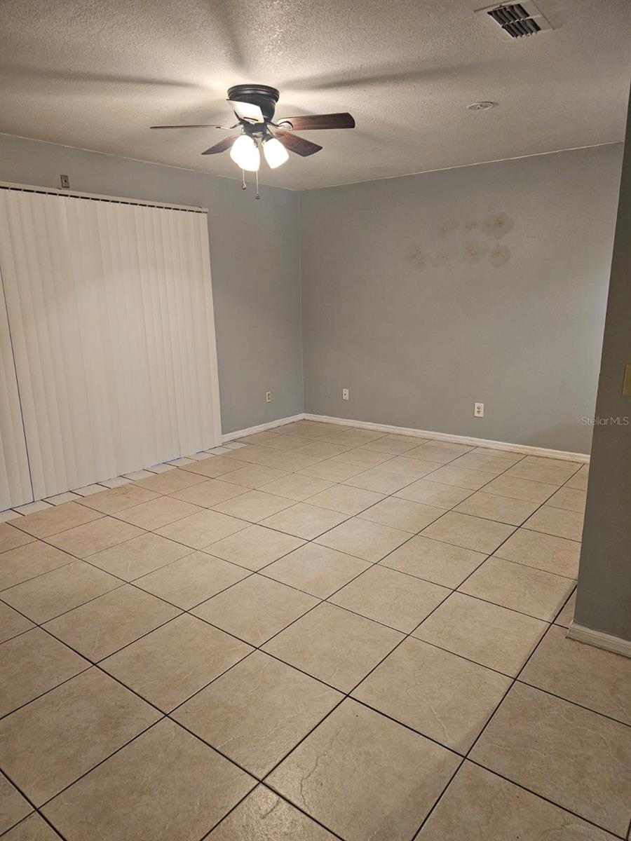 Image 11 of 12 For 2400 Summerfield Place