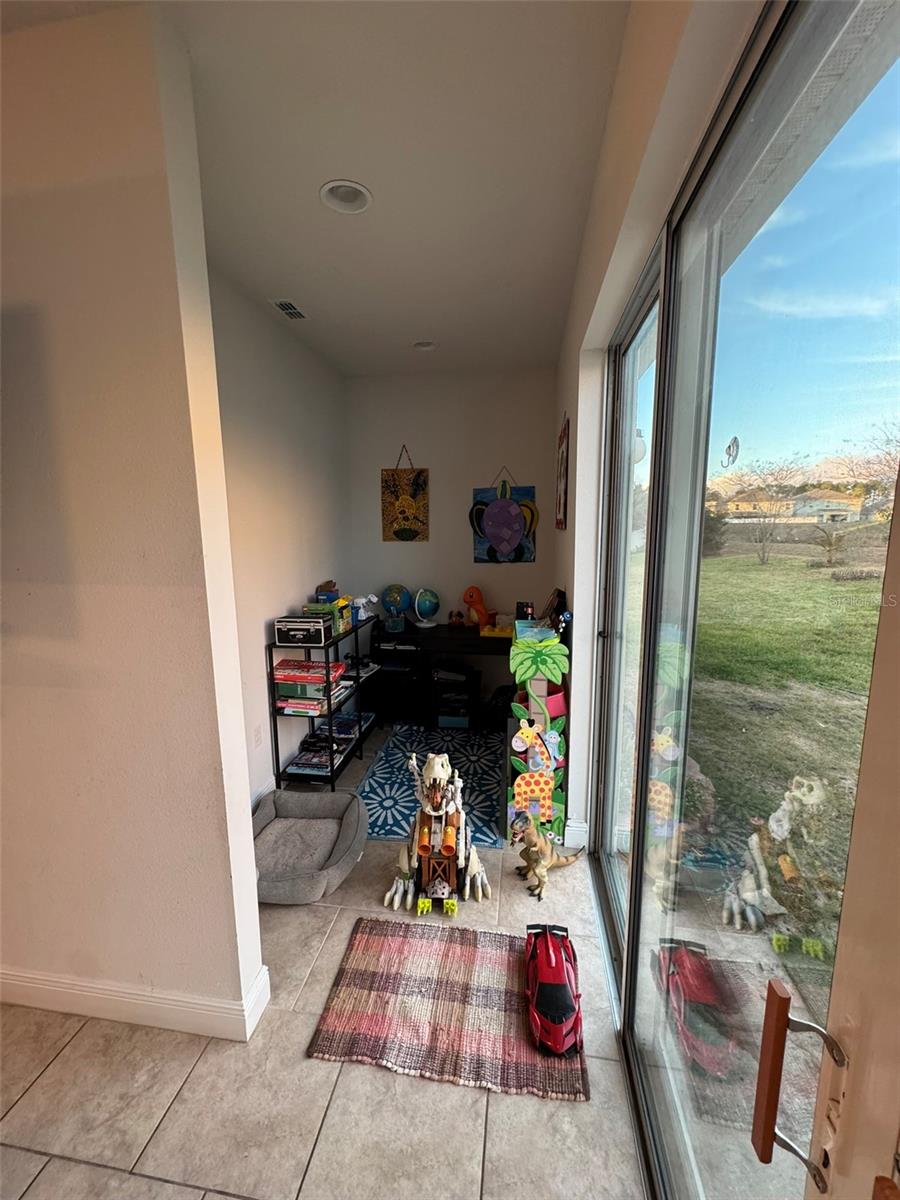 Image 8 of 23 For 362 Casa Verano Ln