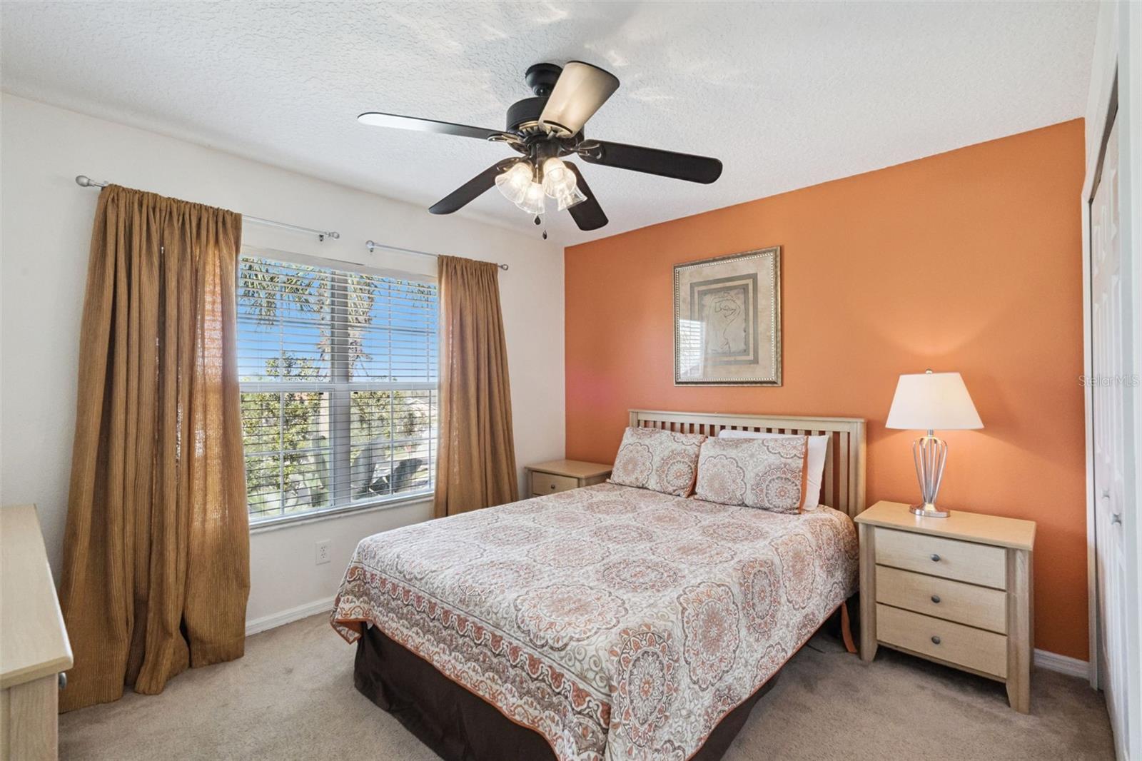 Image 18 of 39 For 2691 La Isla Court