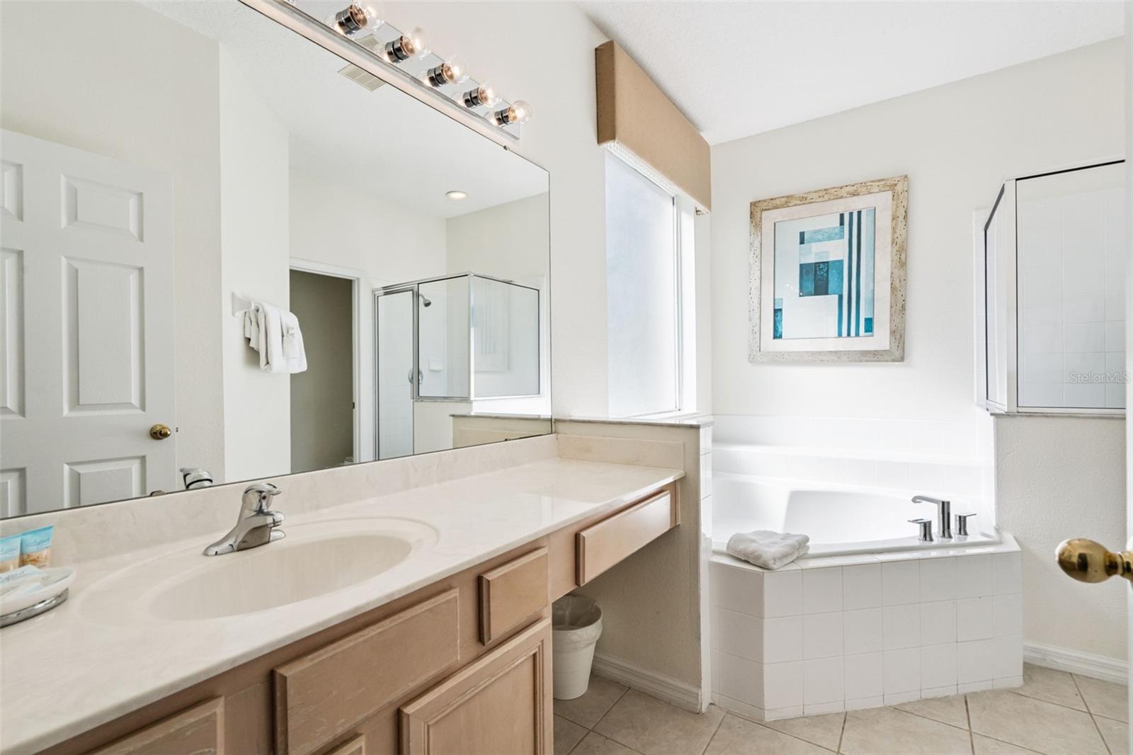 Image 23 of 39 For 2691 La Isla Court