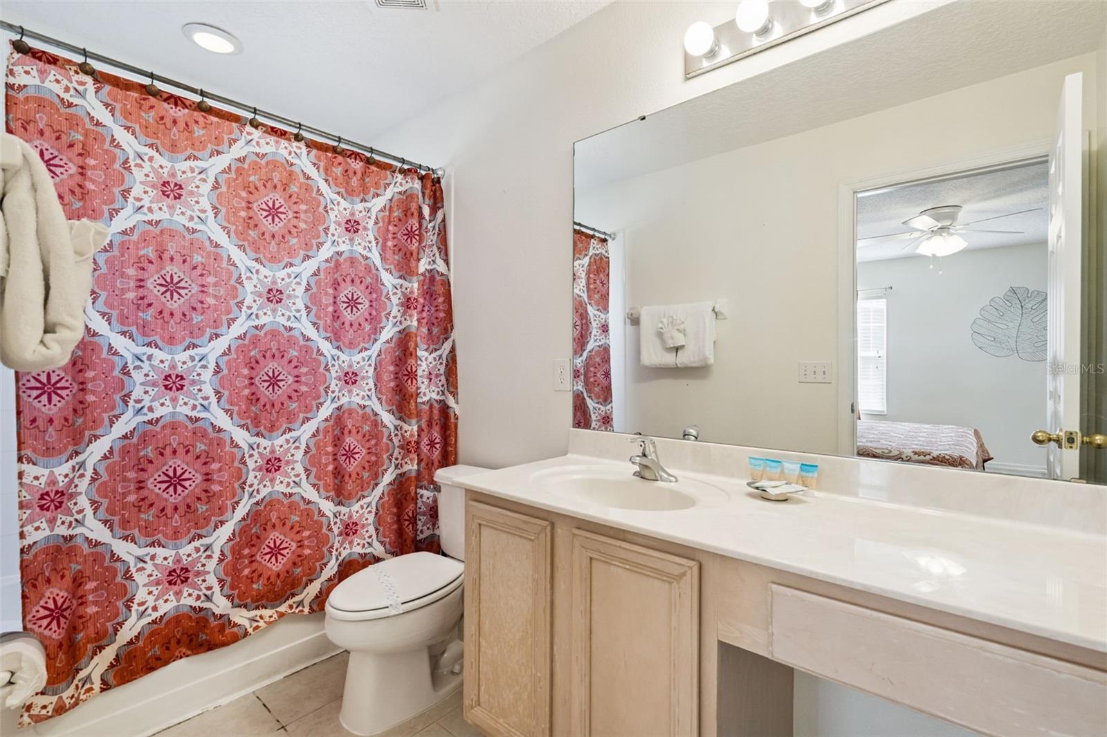 Image 25 of 39 For 2691 La Isla Court