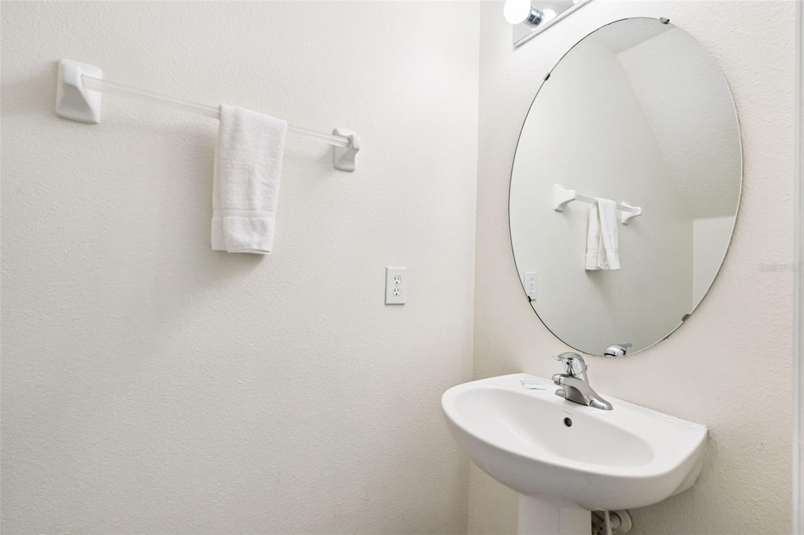 Image 27 of 39 For 2691 La Isla Court