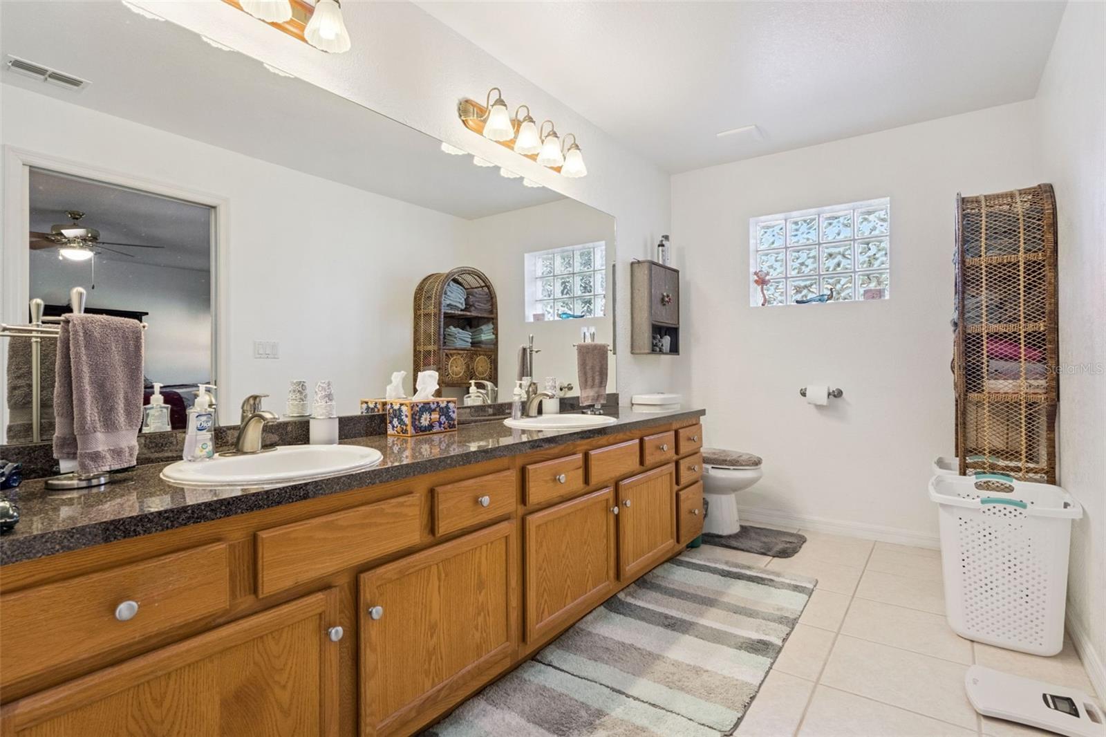 Image 24 of 48 For 217 Kent Court