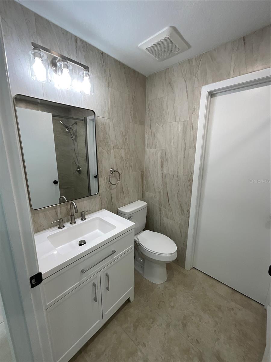 Image 11 of 23 For 1379 Burnley Court