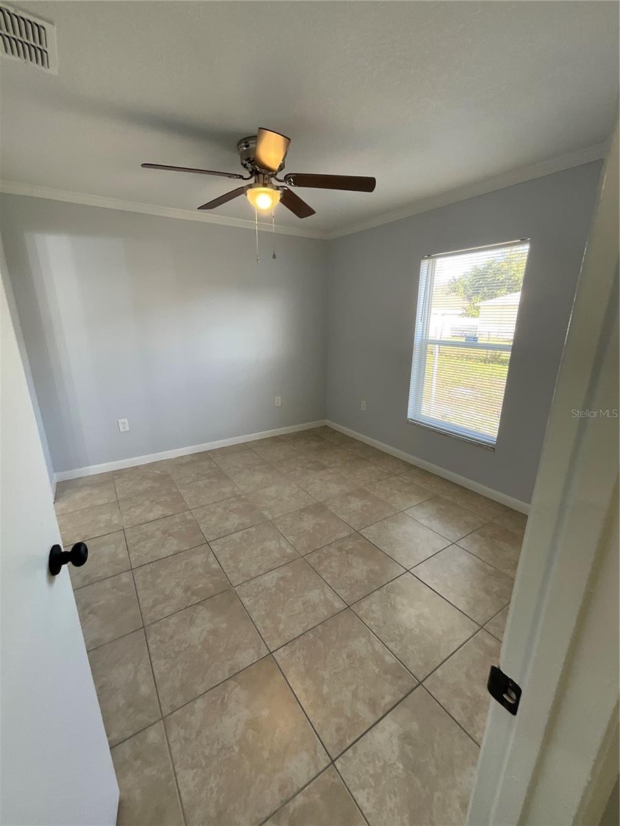 Image 15 of 23 For 1379 Burnley Court