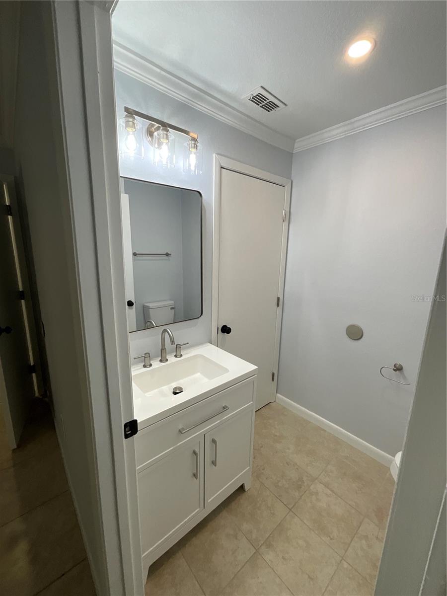 Image 17 of 23 For 1379 Burnley Court