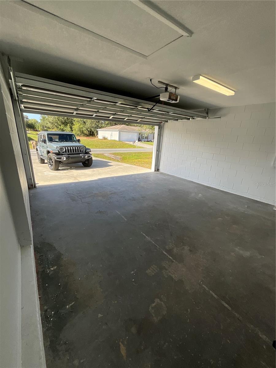 Image 19 of 23 For 1379 Burnley Court