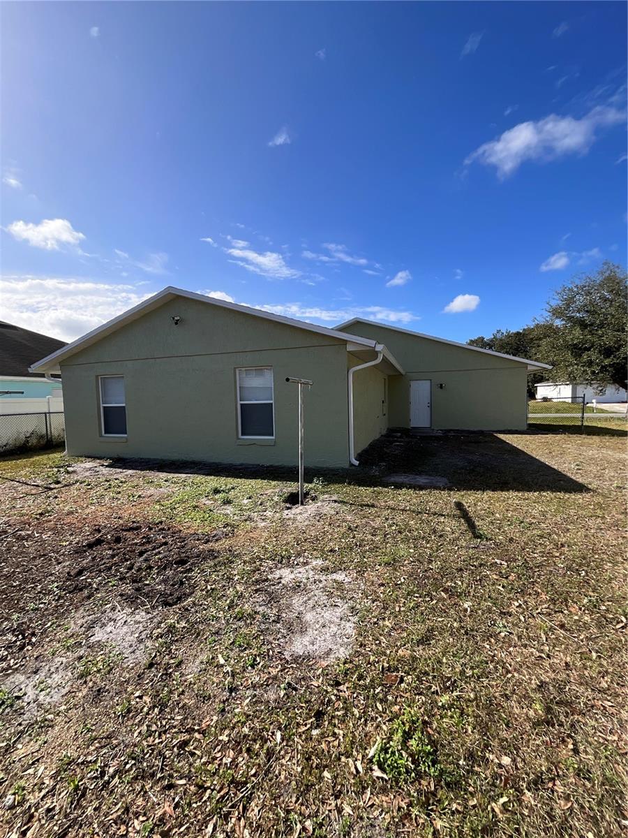 Image 23 of 23 For 1379 Burnley Court