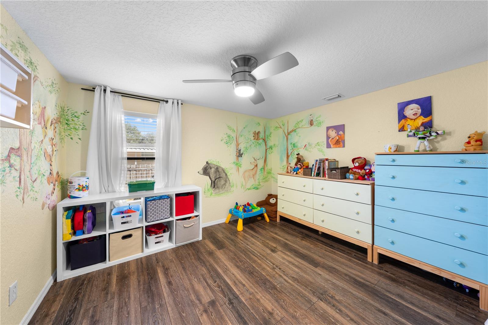 Image 21 of 53 For 200 Raintree Court