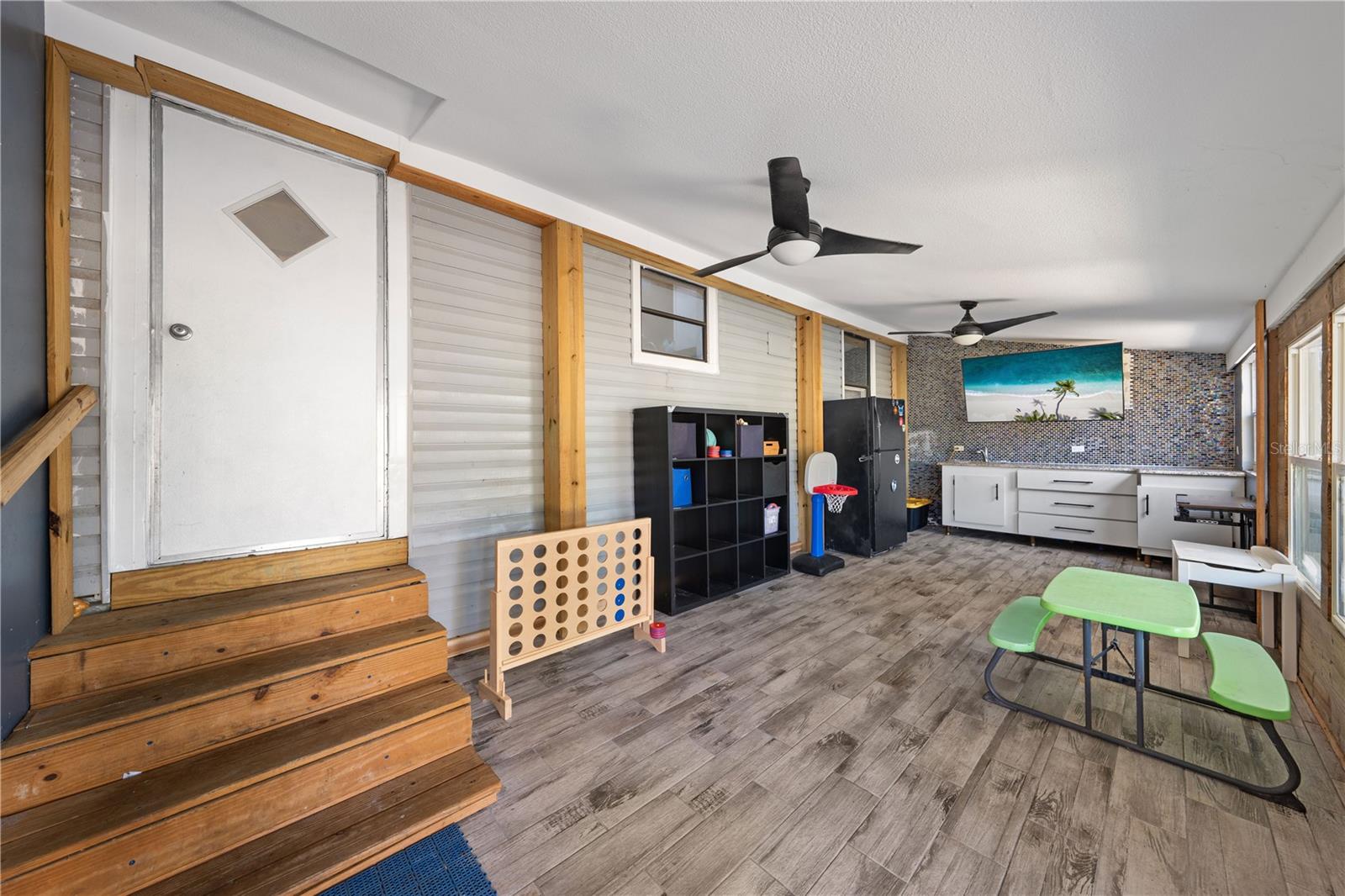 Image 31 of 53 For 200 Raintree Court