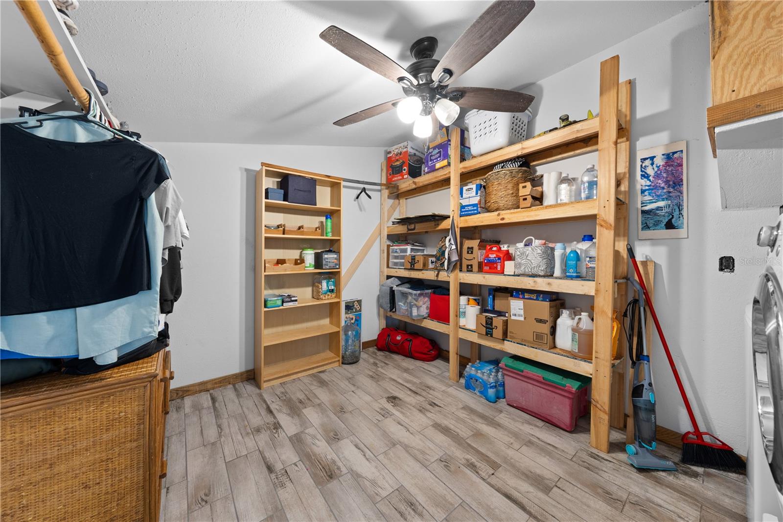 Image 34 of 53 For 200 Raintree Court