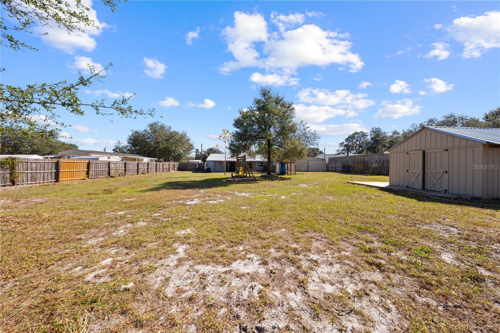 Image 41 of 53 For 200 Raintree Court