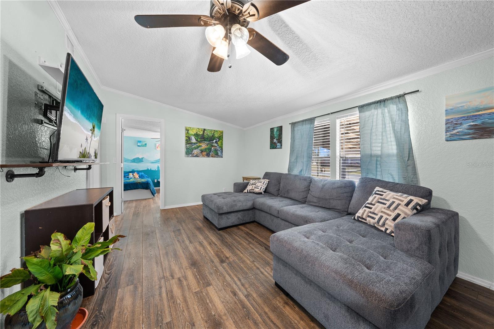 Image 6 of 53 For 200 Raintree Court