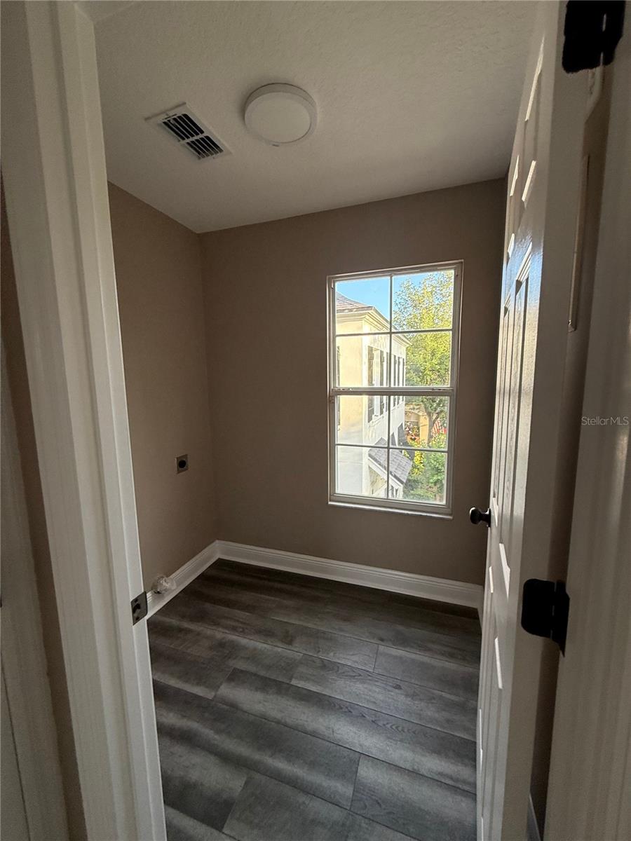 Image 14 of 17 For 1115 Damask Street