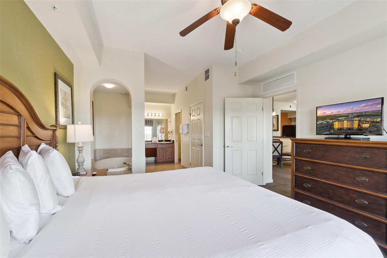 Image 13 of 54 For 8125 Resort Village Drive 51109