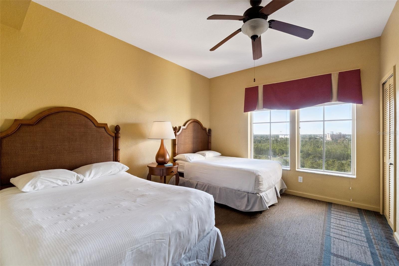 Image 15 of 54 For 8125 Resort Village Drive 51109