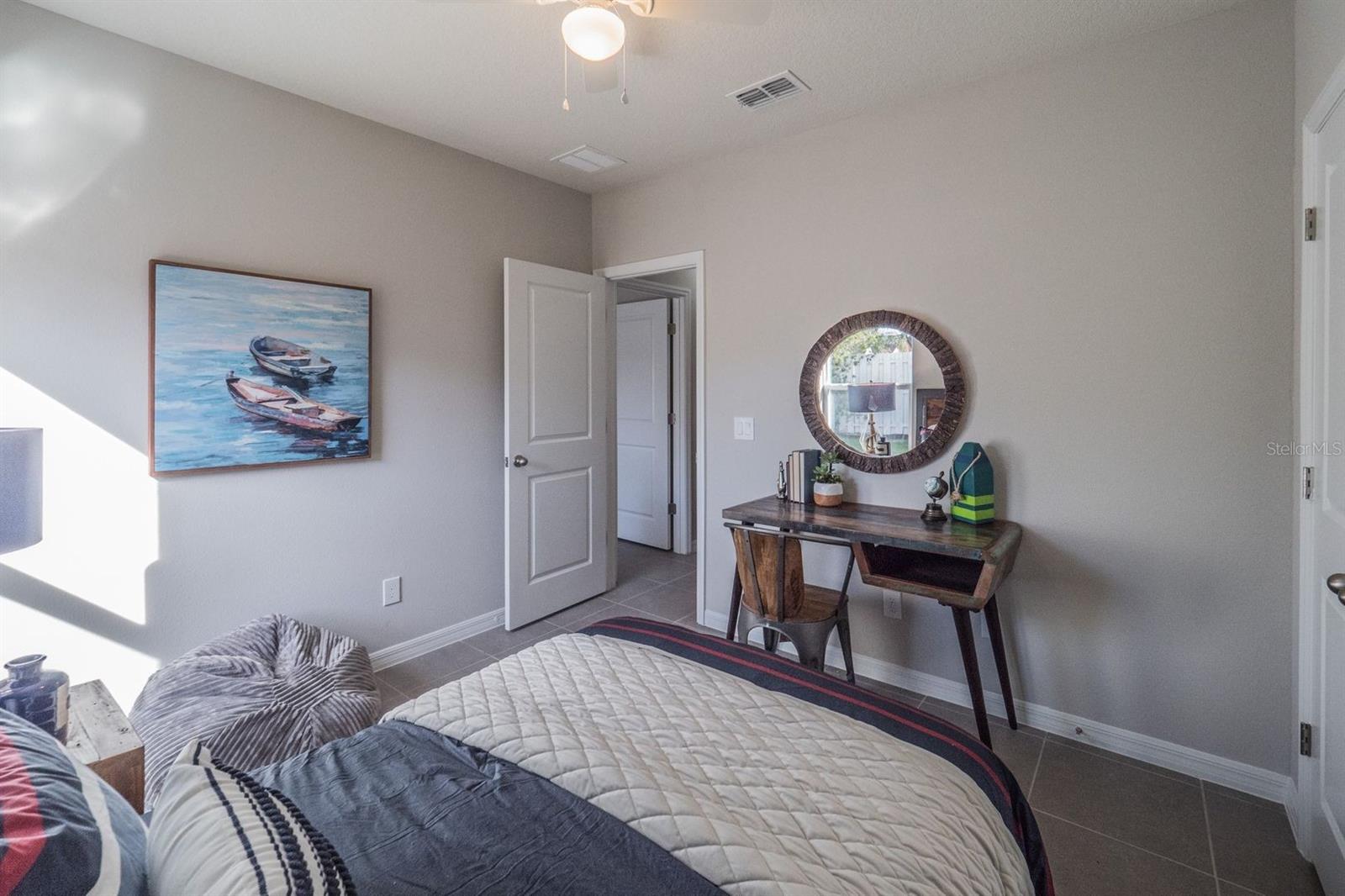 Image 16 of 27 For 706 Leonardo Court