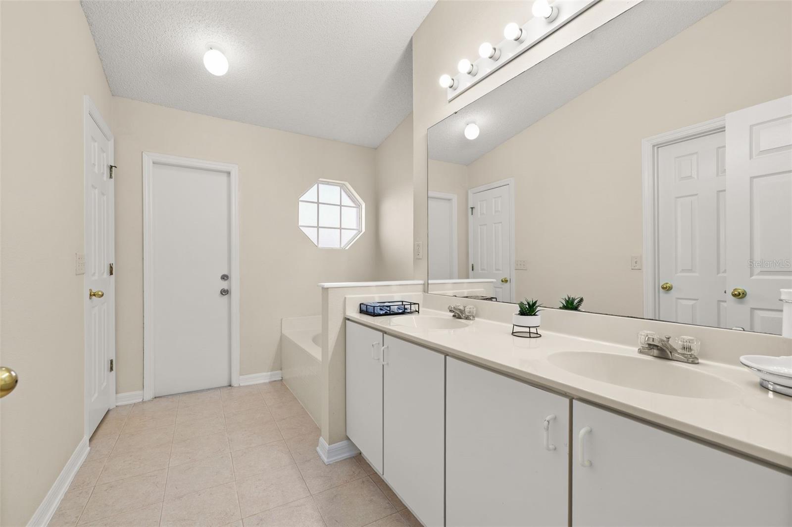 Image 18 of 35 For 2533 Quail Park Terrace