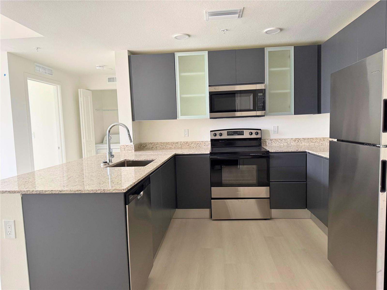 Image 2 of 9 For 5592 Pga Boulevard 304