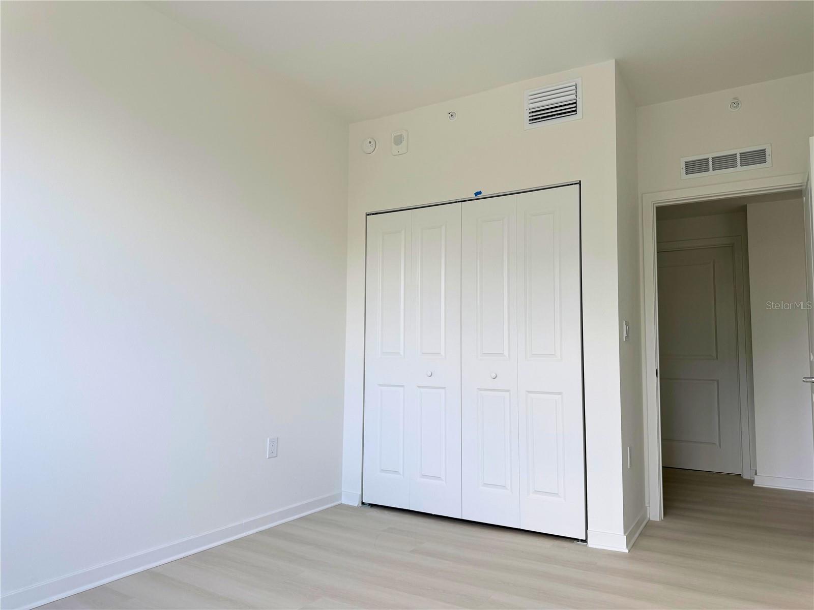 Image 6 of 9 For 5592 Pga Boulevard 304