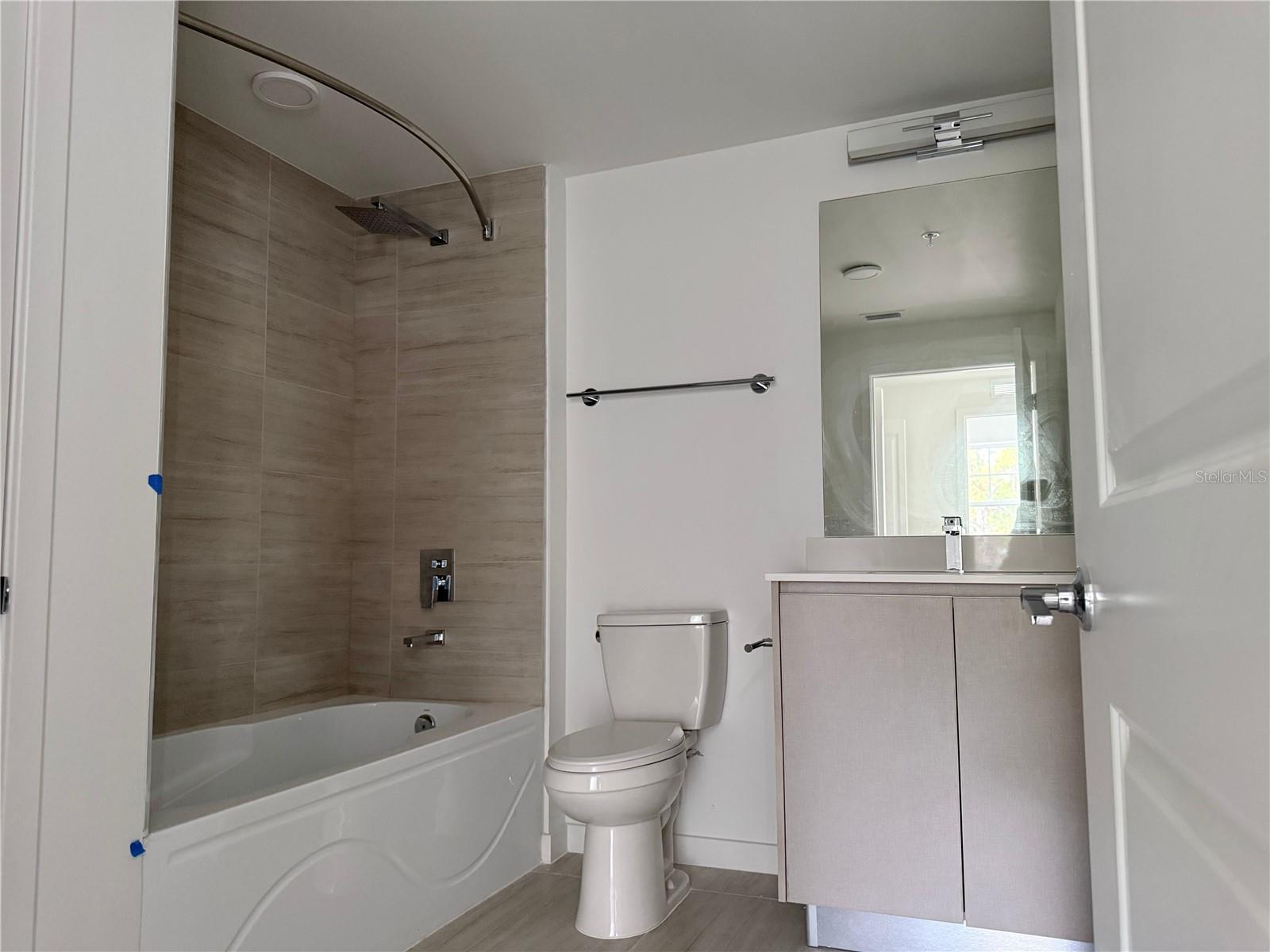 Image 7 of 9 For 5592 Pga Boulevard 304