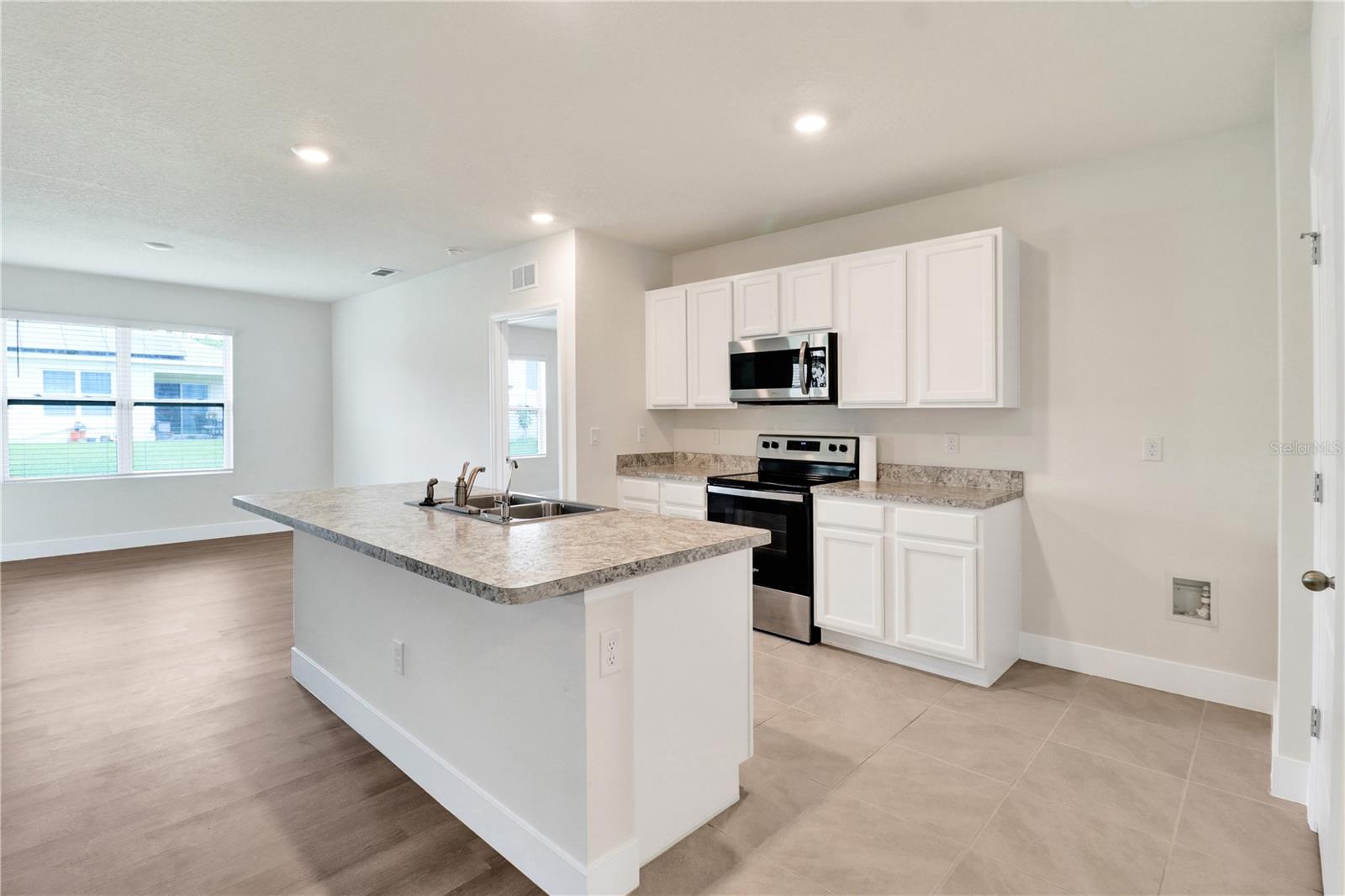 Image 11 of 34 For 1274 Iguana Loop