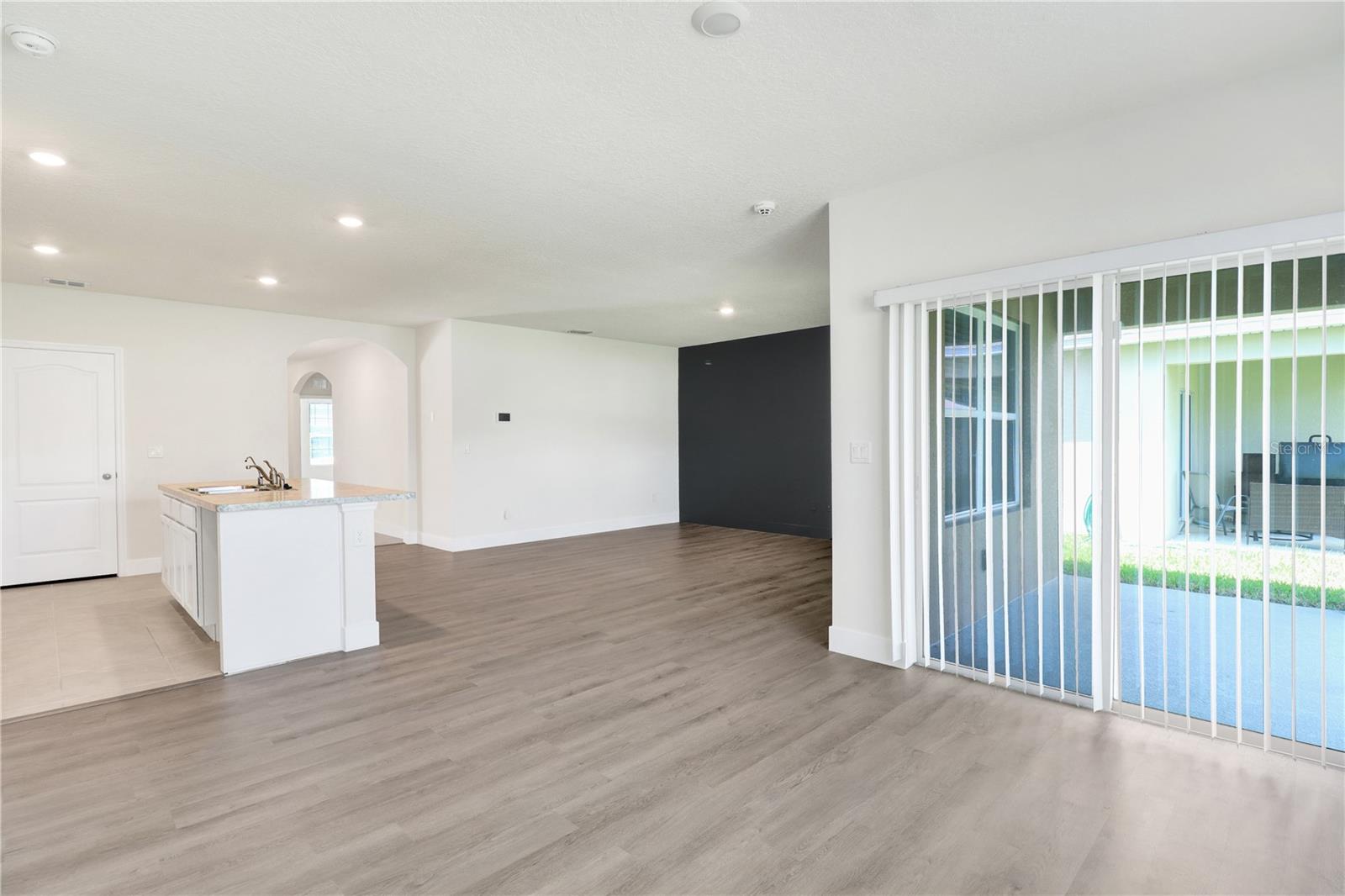 Image 15 of 34 For 1274 Iguana Loop