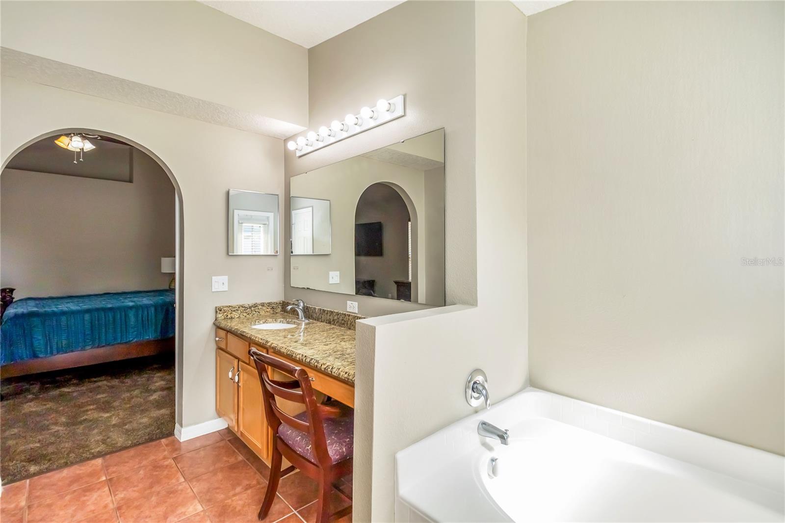 Image 16 of 29 For 183 Jocelyn Drive