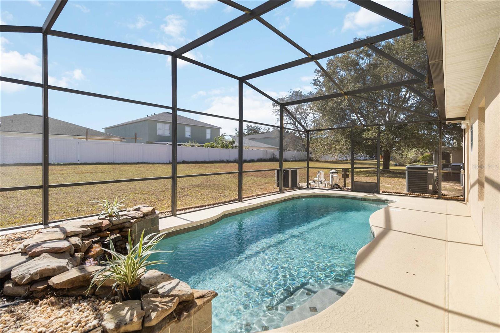 Image 25 of 29 For 183 Jocelyn Drive