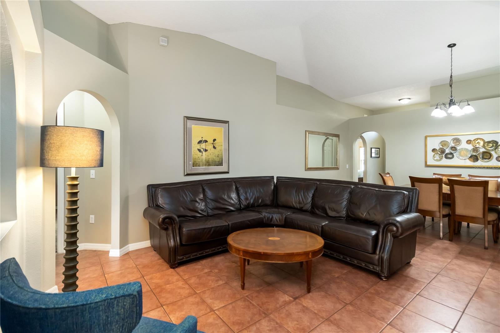 Image 5 of 29 For 183 Jocelyn Drive