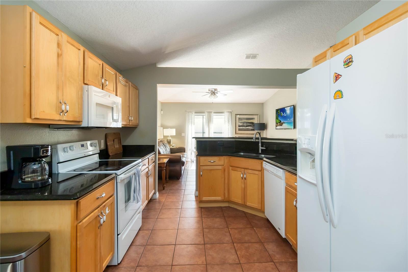 Image 8 of 29 For 183 Jocelyn Drive