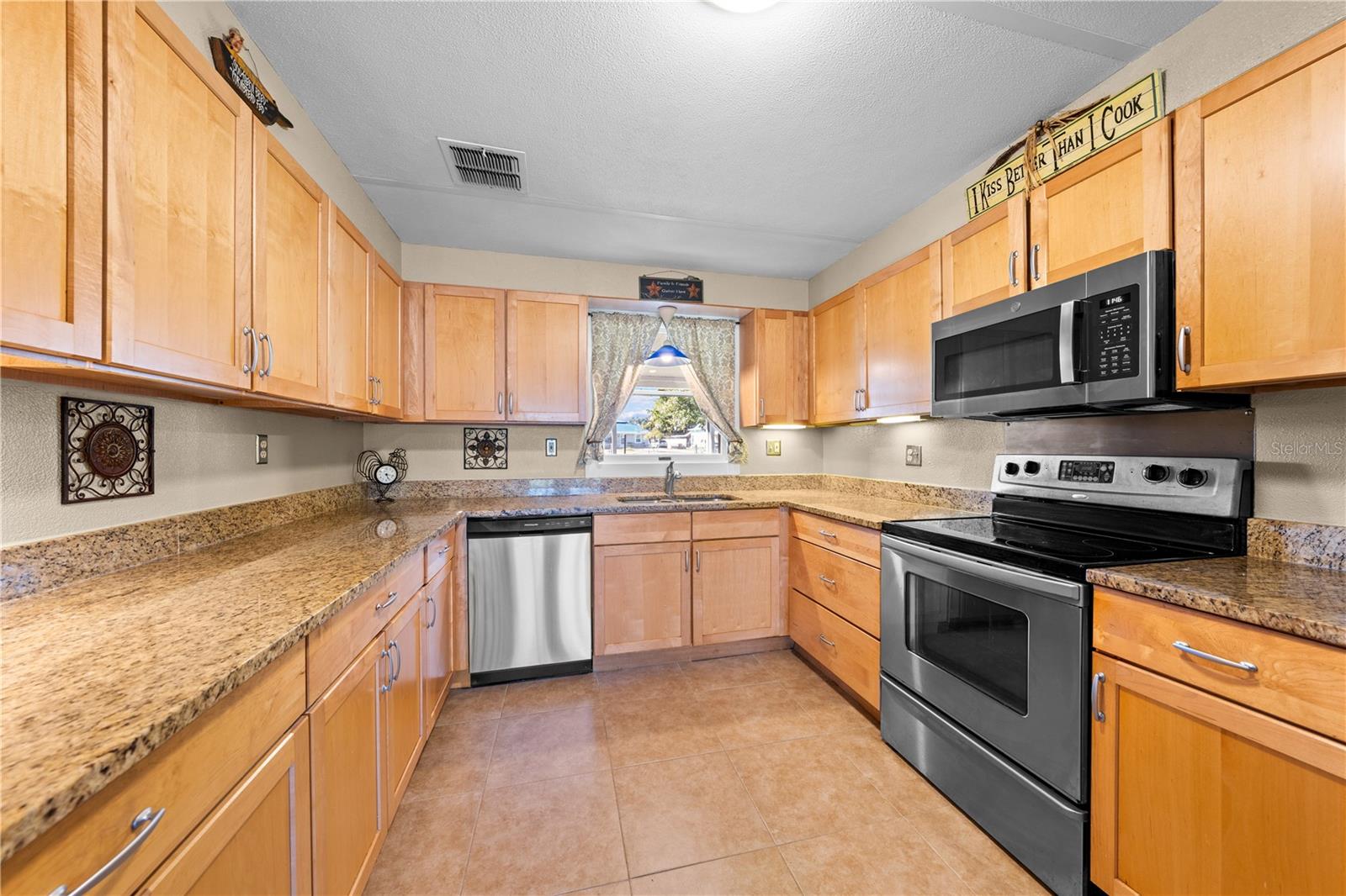 Image 8 of 65 For 6130 Lake Lizzie Drive