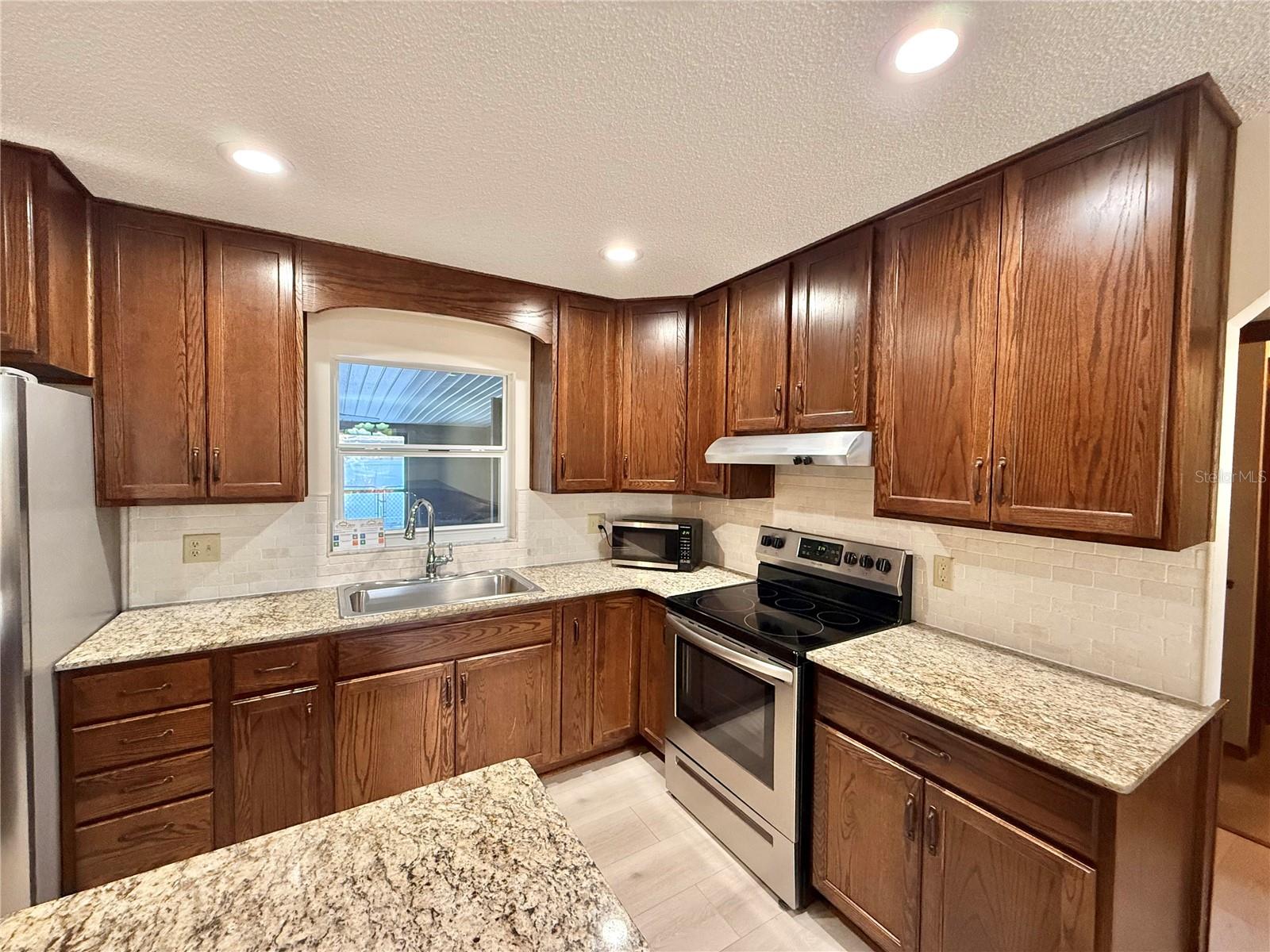 Image 12 of 59 For 2503 Woodhaven Court