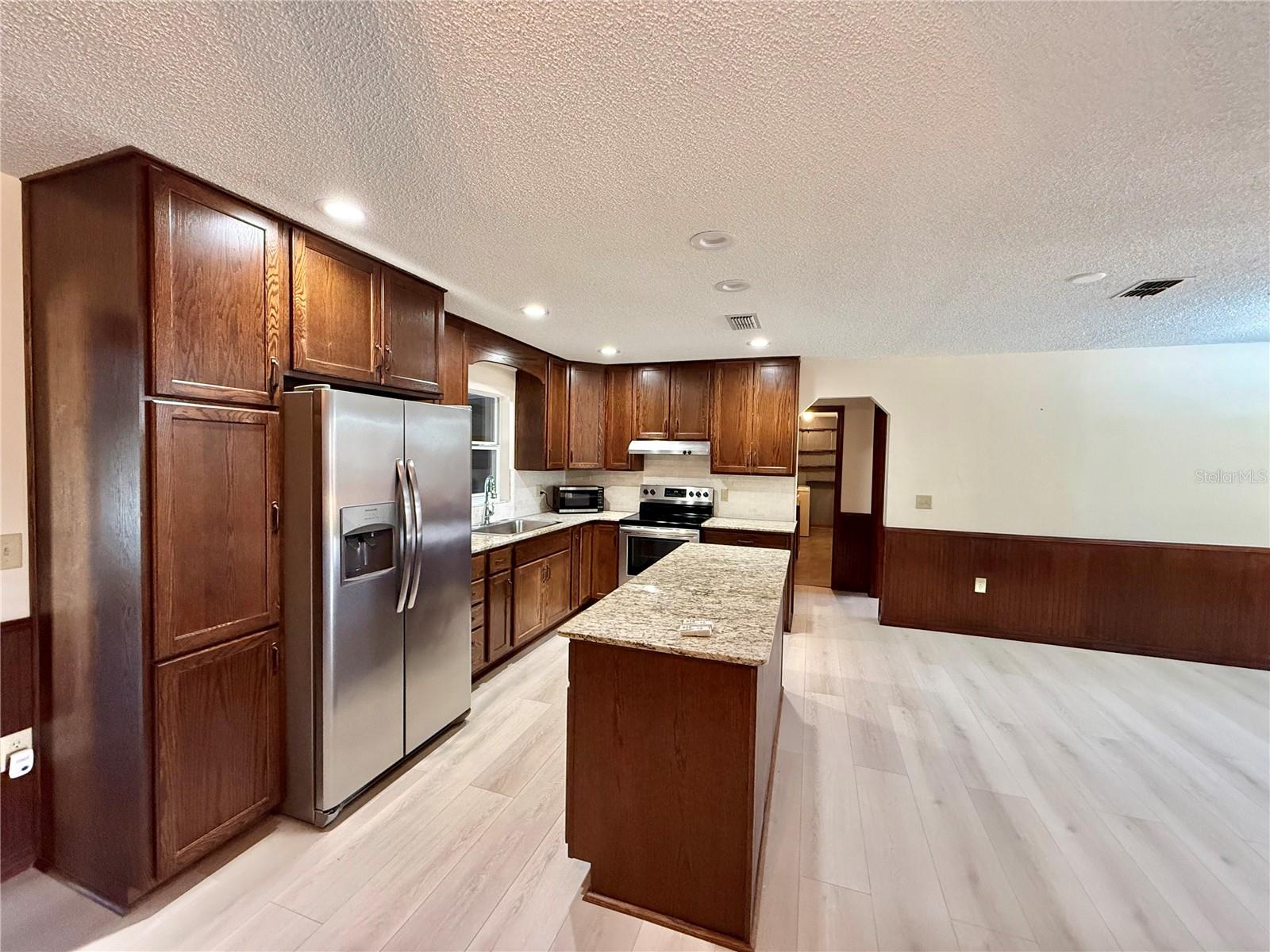 Image 16 of 59 For 2503 Woodhaven Court