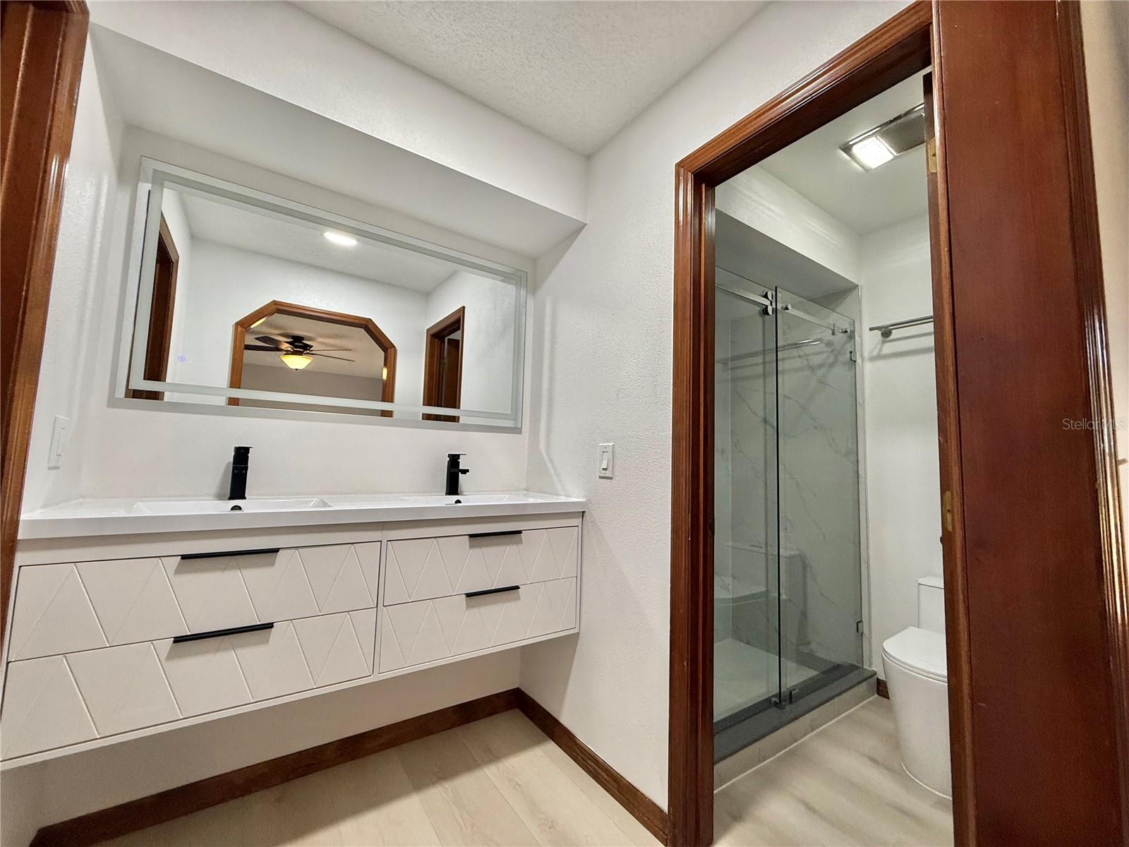 Image 23 of 59 For 2503 Woodhaven Court