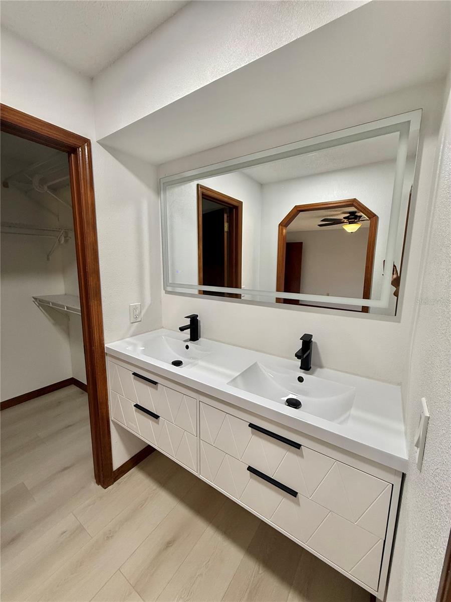 Image 24 of 59 For 2503 Woodhaven Court