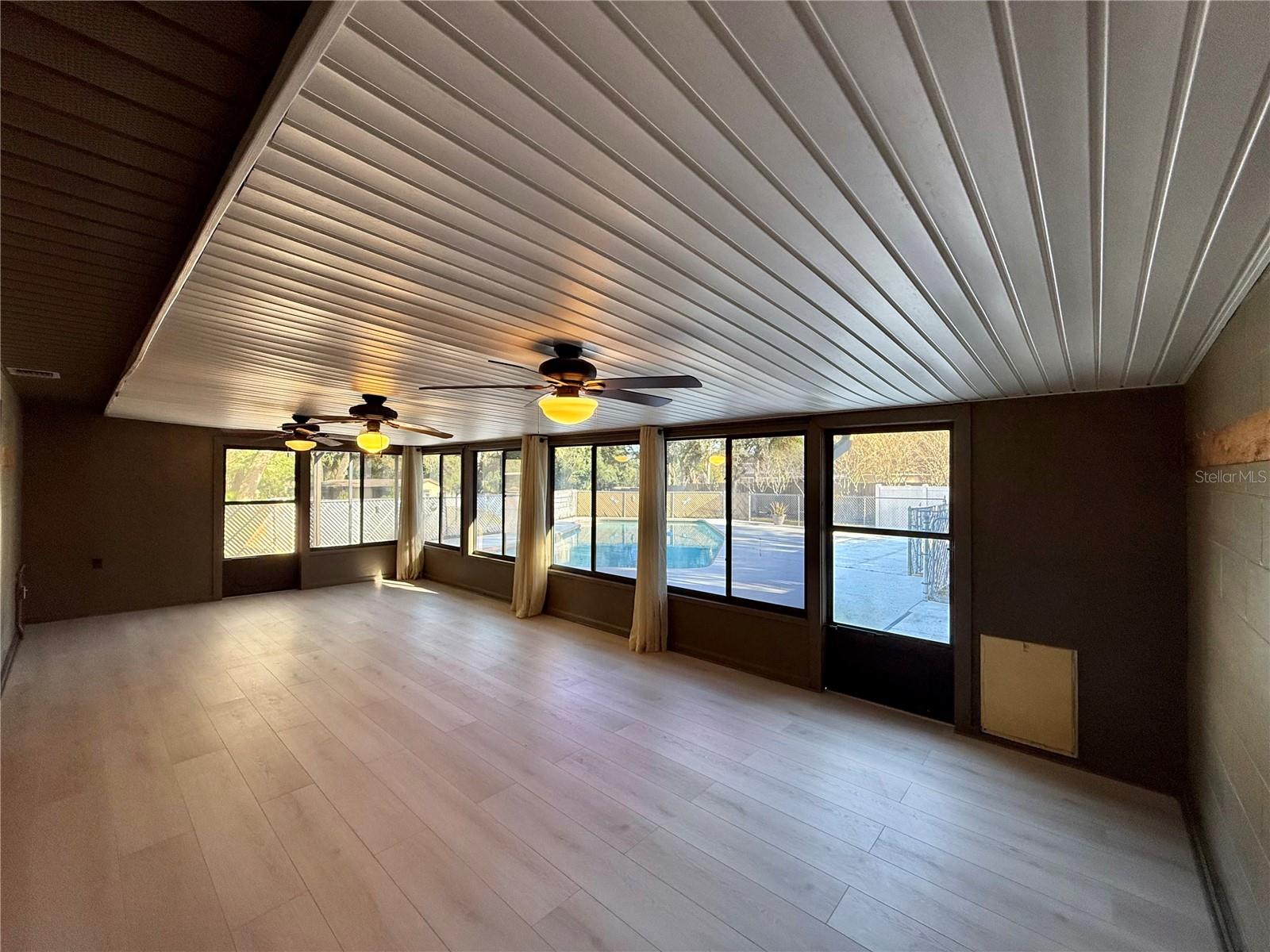 Image 38 of 59 For 2503 Woodhaven Court