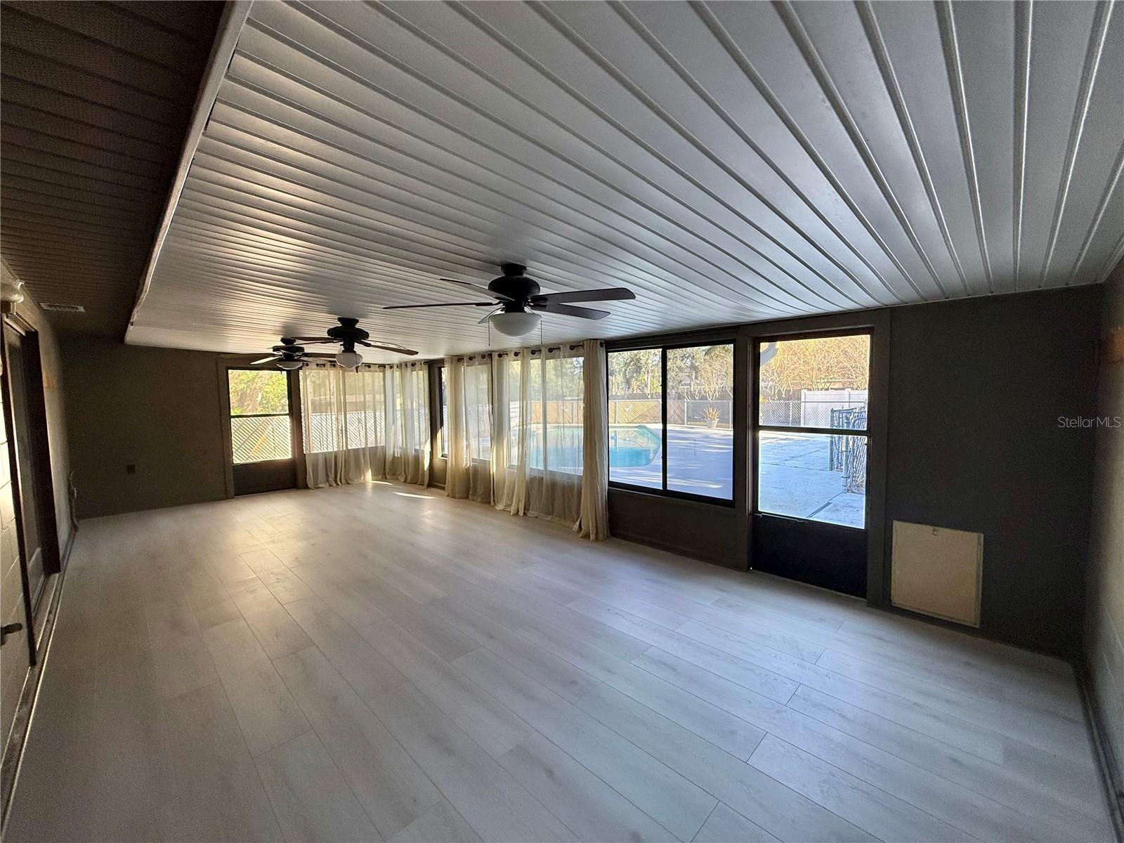 Image 41 of 59 For 2503 Woodhaven Court