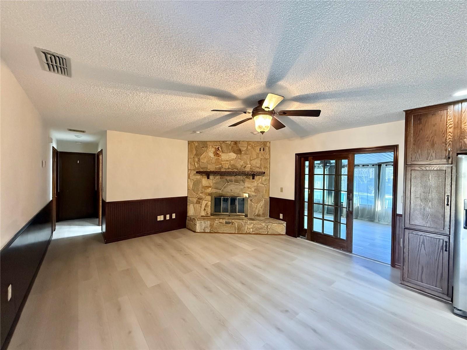 Image 7 of 59 For 2503 Woodhaven Court