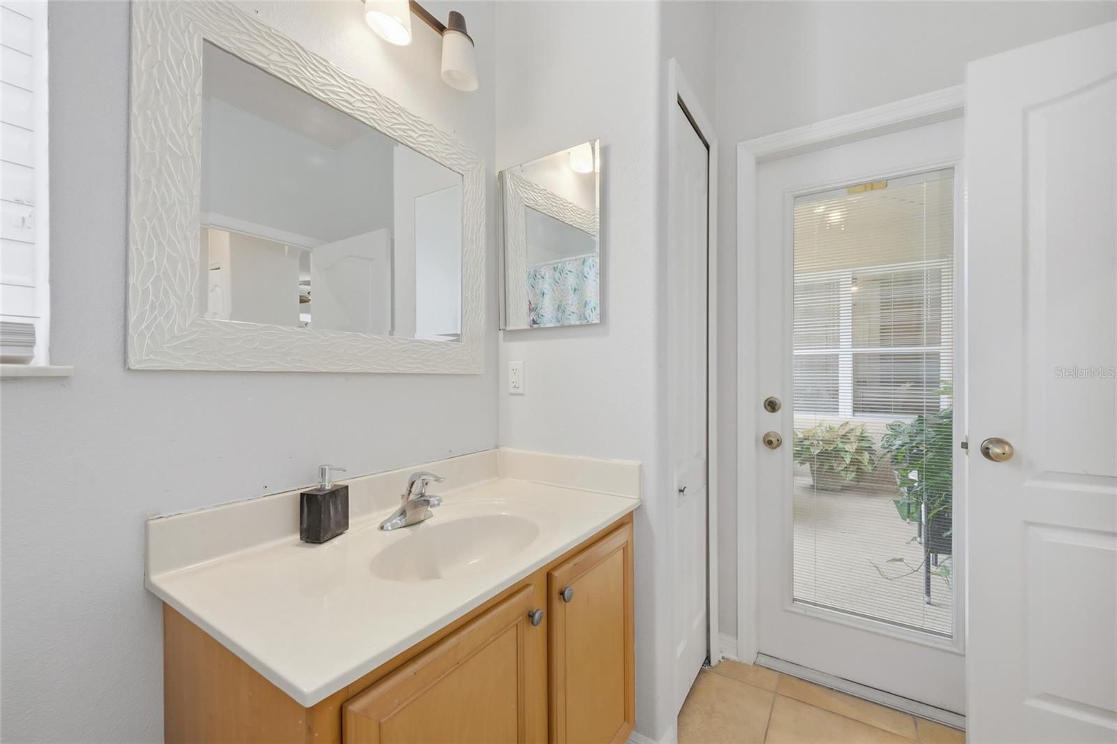 Image 37 of 51 For 12633 Weatherford Way