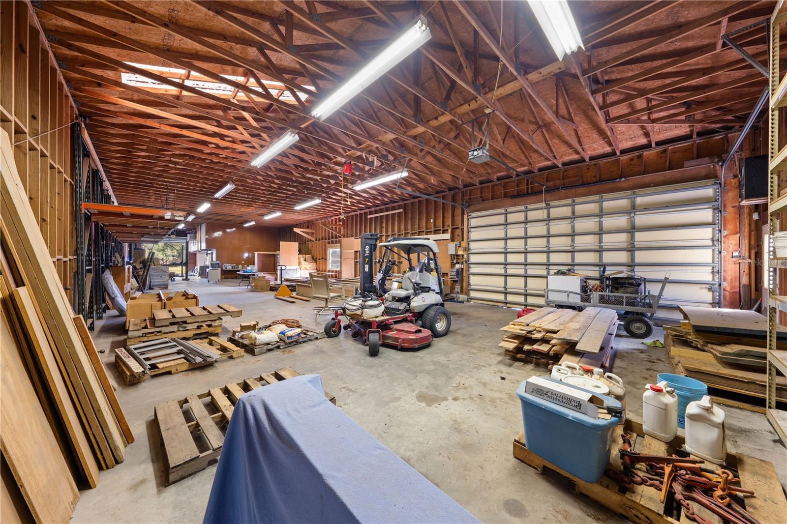 Image 21 of 30 For 3936 Lakeview Acres Road