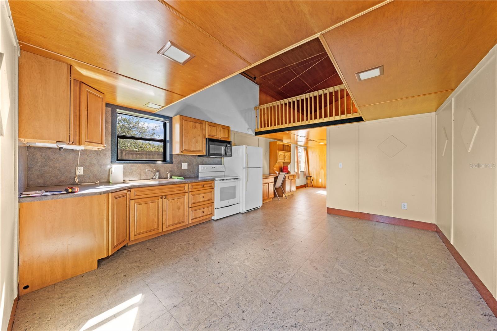 Image 25 of 30 For 3936 Lakeview Acres Road