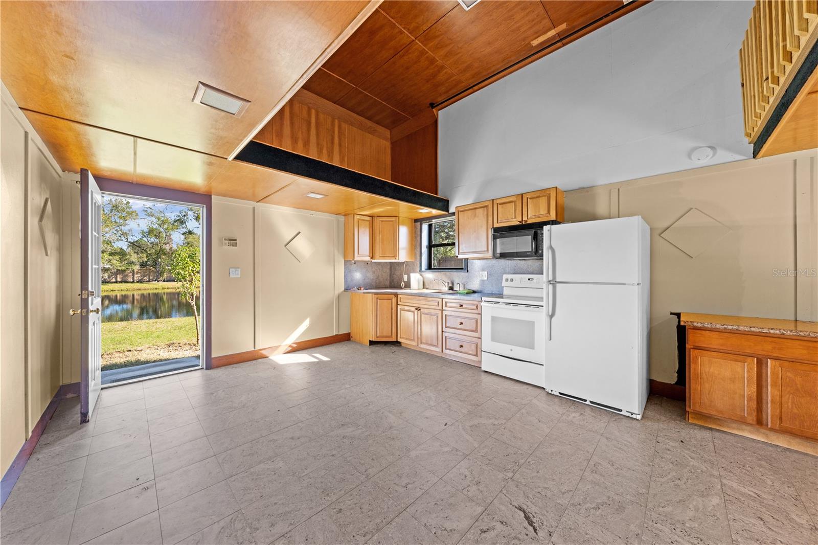 Image 26 of 30 For 3936 Lakeview Acres Road