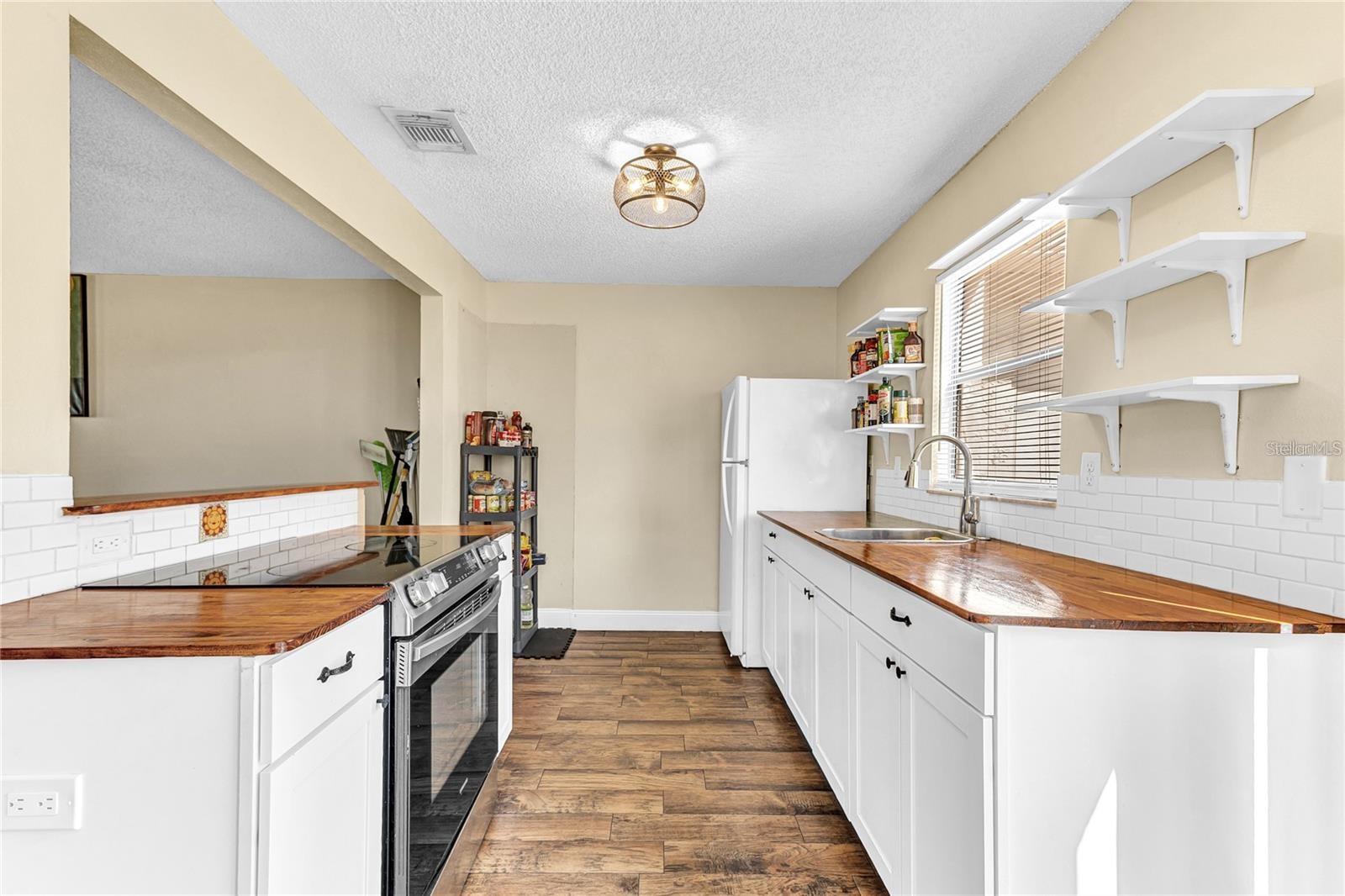 Image 5 of 28 For 1631 Little Falls Circle 92